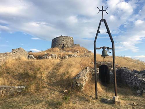 La torre giurisdavidica sulla cima del Monte Labbro